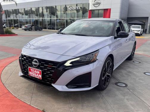 Sky 2026 Nissan Altima SR FWD