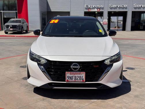 Aspen White Tricoat/Super Black 2024 Nissan Sentra SR