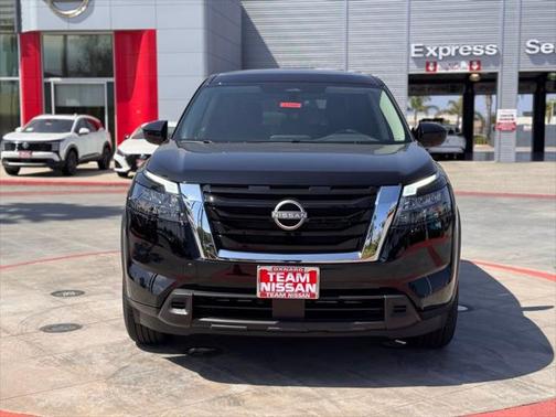 2025 Nissan Pathfinder S FWD
