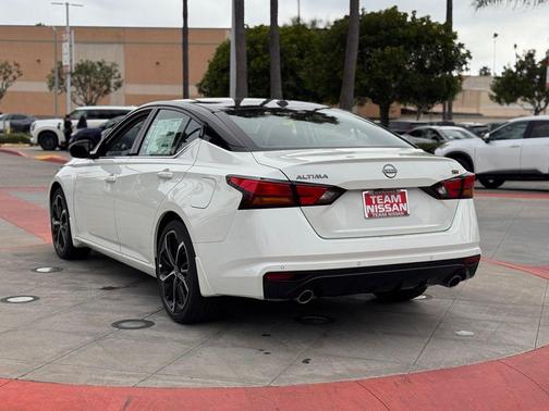 White Pearl 2026 Nissan Altima SR FWD