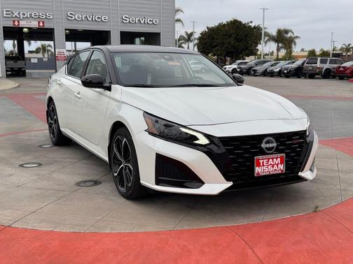 White Pearl 2026 Nissan Altima SR FWD