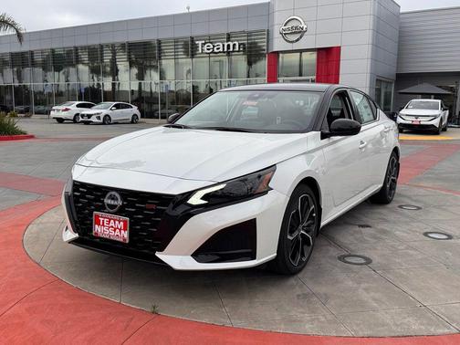 White Pearl 2026 Nissan Altima SR FWD