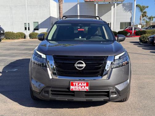 2025 Nissan Pathfinder SV FWD