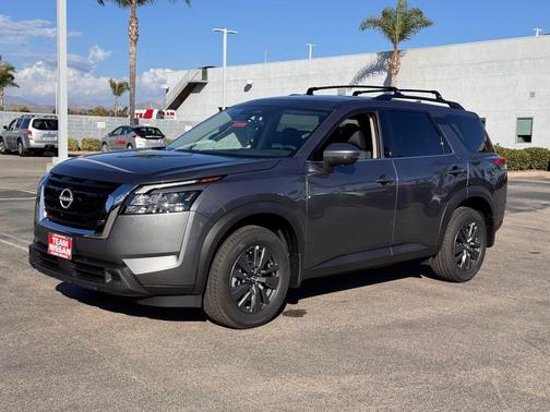 2025 Nissan Pathfinder SV FWD