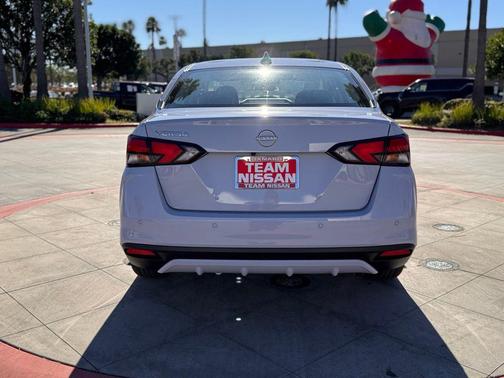 2025 Nissan Versa 1.6 SV