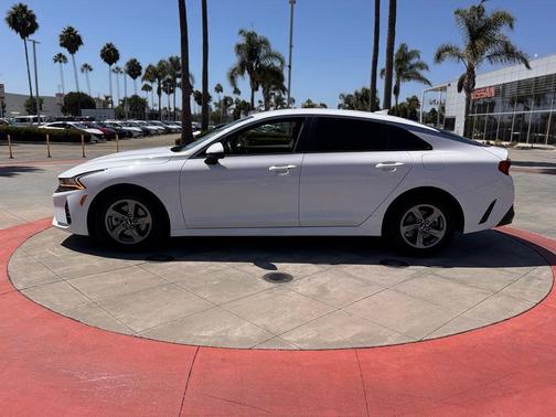 Glacial White Pearl 2021 Kia K5 LXS