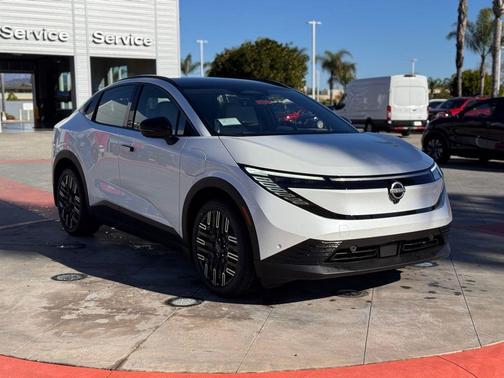 2026 Nissan Leaf PLATINUM+