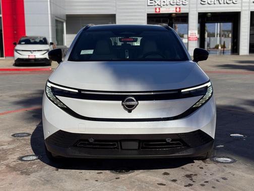 2026 Nissan Leaf PLATINUM+