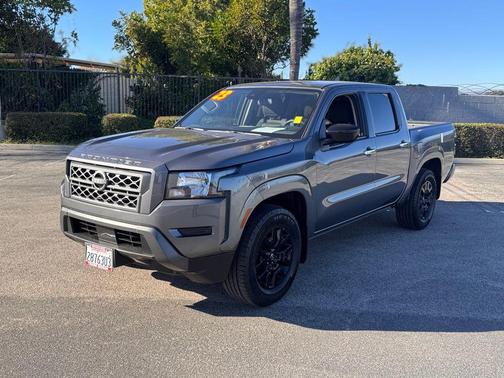 2023 Nissan Frontier SV