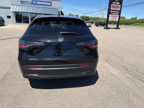 Crystal Black Pearl 2027 Honda HR-V LX