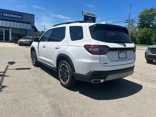Platinum White Pearl 2026 Honda Pilot Touring S