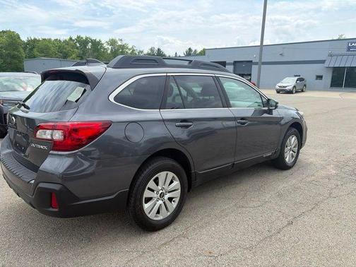 Magnetite Gray Metallic 2019 Subaru Outback 2.5i Premium