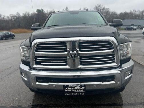 Brilliant Black Crystal Pearlcoat 2018 RAM 2500 Big Horn