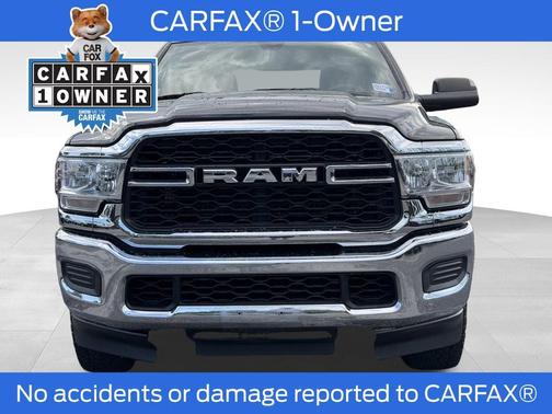 Diamond Black Crystal Pearlcoat 2022 RAM 2500 Tradesman Crew Cab 4x4 6'4' Box