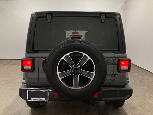 2023 Jeep Wrangler 4-Door Sahara 4x4