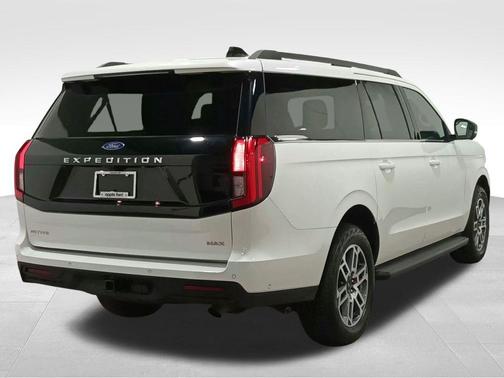 White Metallic 2025 Ford Expedition Max Active 4x4