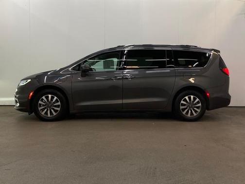 2021 Chrysler Pacifica Hybrid Touring L