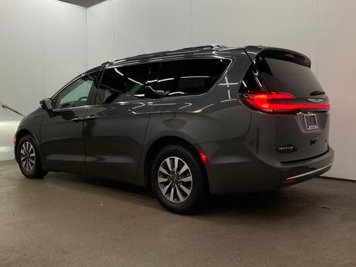 2021 Chrysler Pacifica Hybrid Touring L