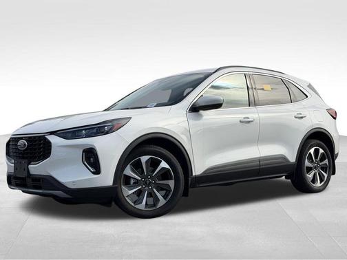 White Metallic 2023 Ford Escape Platinum