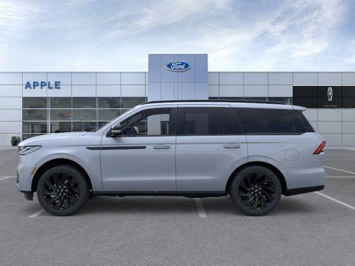 Gray Mist Metallic Tri-Coat 2026 Lincoln Navigator Reserve