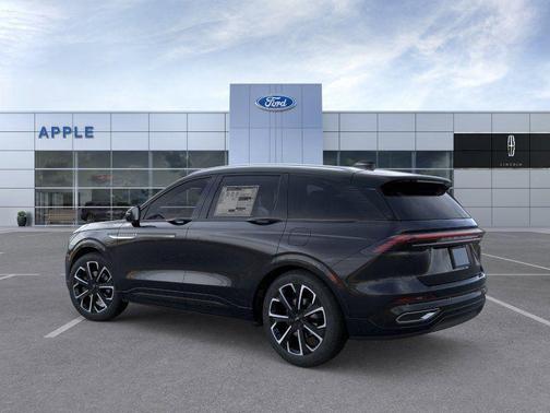 Infinite Black Metallic Clearcoat 2026 Lincoln Nautilus Reserve