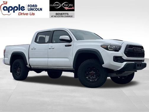 2017 Toyota Tacoma SR