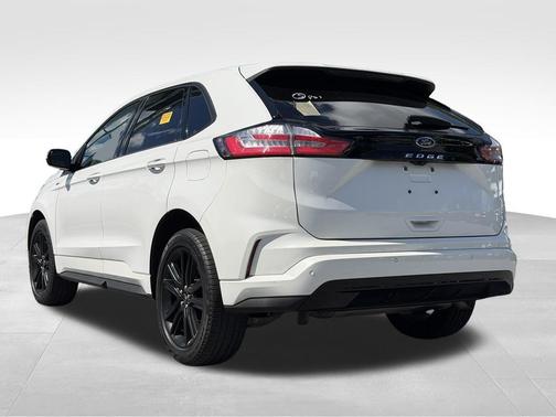White Metallic 2023 Ford Edge ST Line