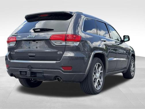 Granite Crystal Metallic Clearcoat 2020 Jeep Grand Cherokee Overland