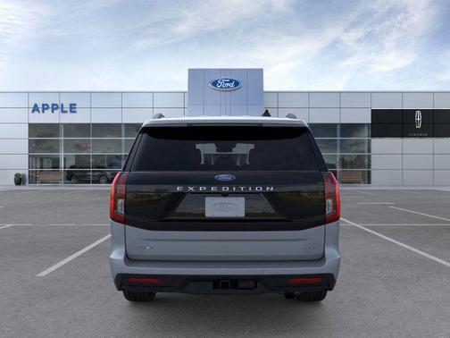 Glacier Gray Metallic Tri-Coat 2026 Ford Expedition Max Active 4x4