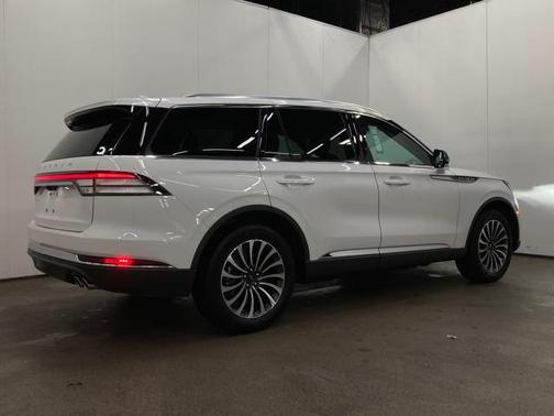 2023 Lincoln Aviator Standard AWD