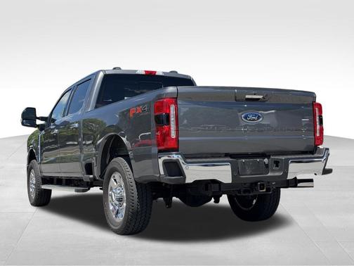 Carbonized Gray Metallic 2024 Ford F-250 Lariat