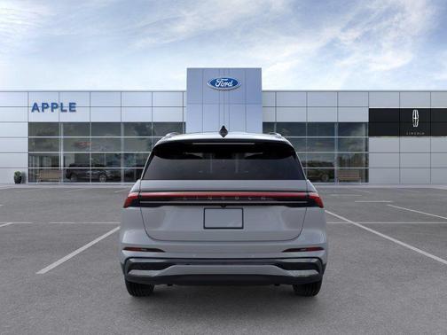 Gray Matter Metallic Clearcoat 2026 Lincoln Nautilus Reserve