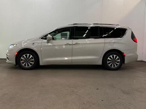 2021 Chrysler Pacifica Hybrid Touring L