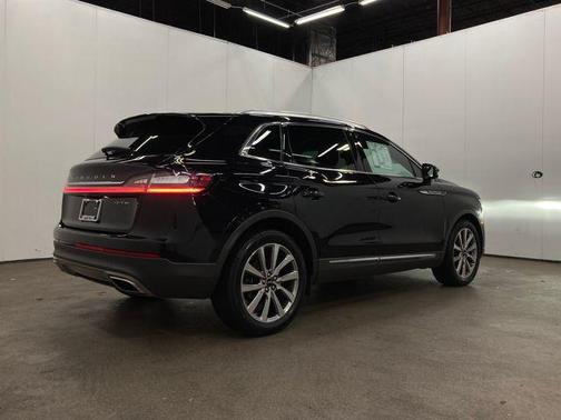 2019 Lincoln Nautilus Select