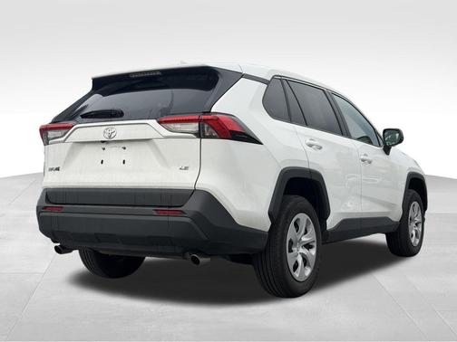 Ice 2025 Toyota RAV4 LE