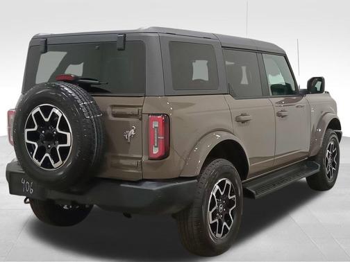 Gray 2025 Ford Bronco Outer Banks