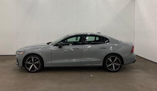 2024 Volvo S60 B5 Core Dark Theme