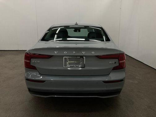 2024 Volvo S60 B5 Core Dark Theme