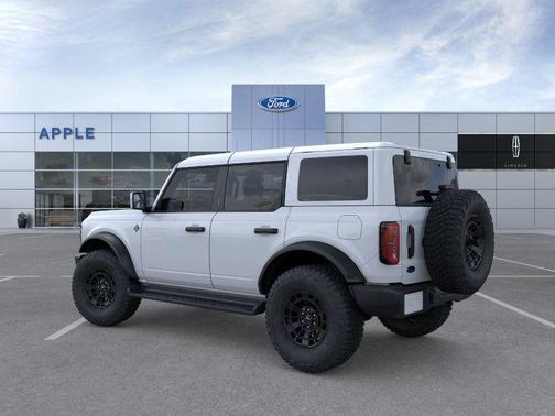 Oxford White 2026 Ford Bronco Outer Banks