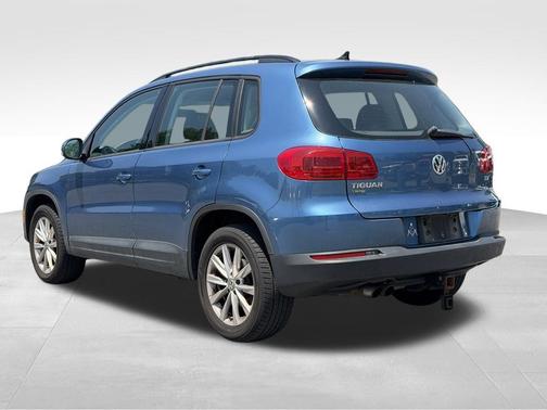 Pacific Blue Metallic 2017 Volkswagen Tiguan Limited 2.0T