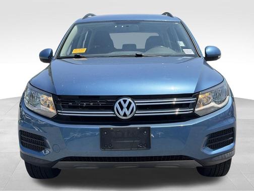 Pacific Blue Metallic 2017 Volkswagen Tiguan Limited 2.0T