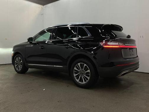 2022 Lincoln Nautilus Standard