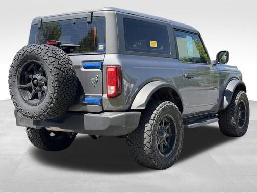 Carbonized Gray Metallic 2022 Ford Bronco Base