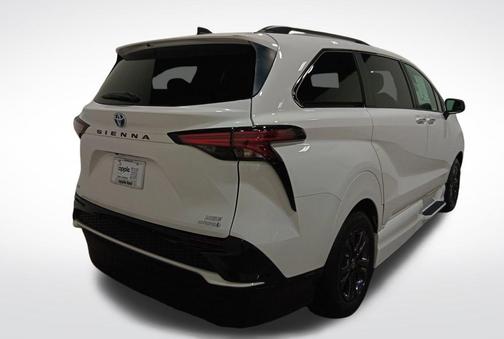 2024 Toyota Sienna XSE 7 Passenger