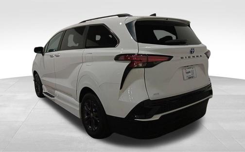 2024 Toyota Sienna XSE 7 Passenger