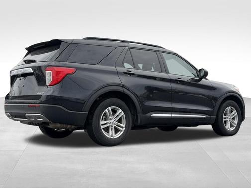 Black Metallic 2024 Ford Explorer XLT