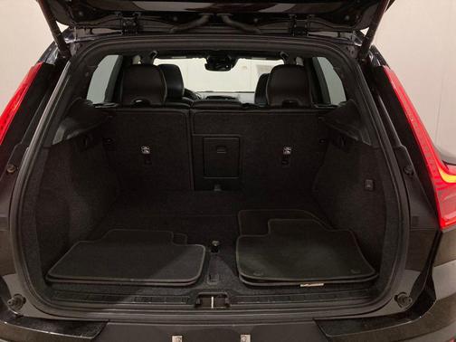 2021 Volvo XC40 T5 R-Design