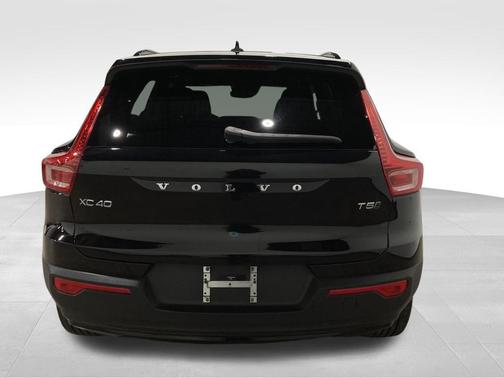 2021 Volvo XC40 T5 R-Design