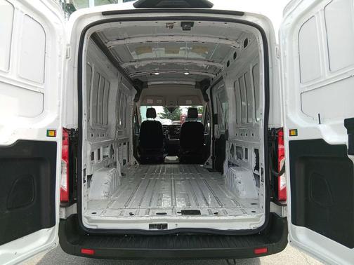 Oxford White 2024 Ford Transit-250 Base