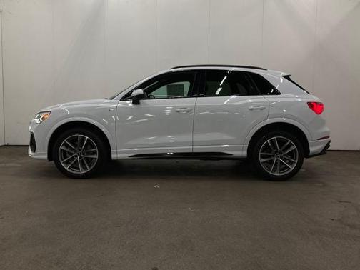 2023 Audi Q3 Premium 45 TFSI S line quattro Tiptronic